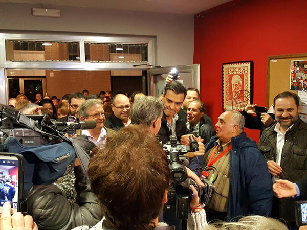 Pedro Sánchez durante su reciente visita en Sueca. Foto: facebook Pedro Sánchez