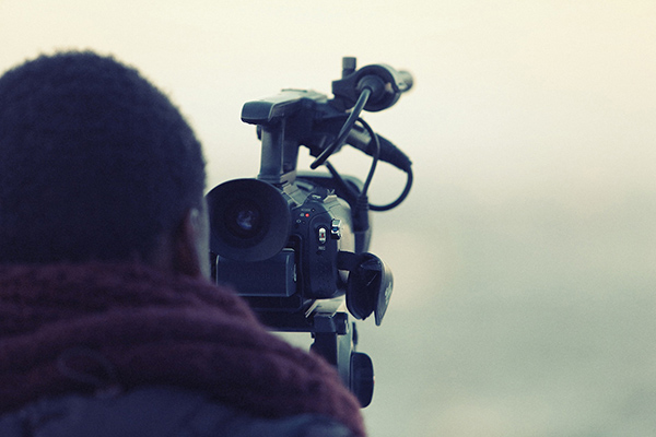 Cámara de cine en un rodaje. Foto: PIXABAY