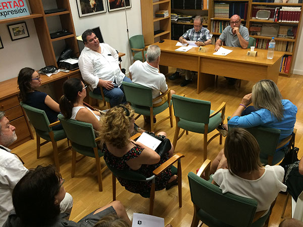 Momento de la Asamblea Extraordinaria de la APA. Foto: redacci&oacute;n HdL