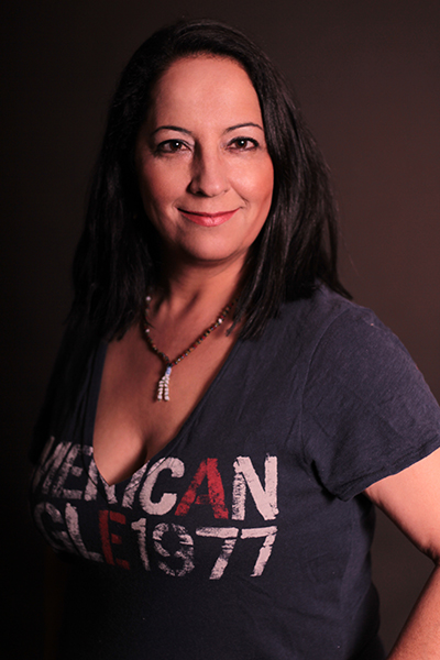 Inma Serrano, cantautora alicantina en su último disco "Inmalandia". Foto: Inma Serrano