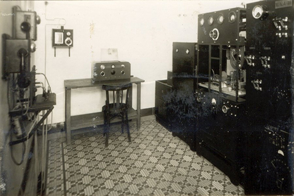 Emisora de Radio Alicante en 1940. Foto: Archivo Municipal de Alicante