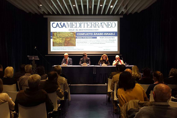 Momento del debate sobre Oriente Medio celebrado en Casa Mediterr&aacute;neo. Foto: Casa Mediterr&aacute;neo