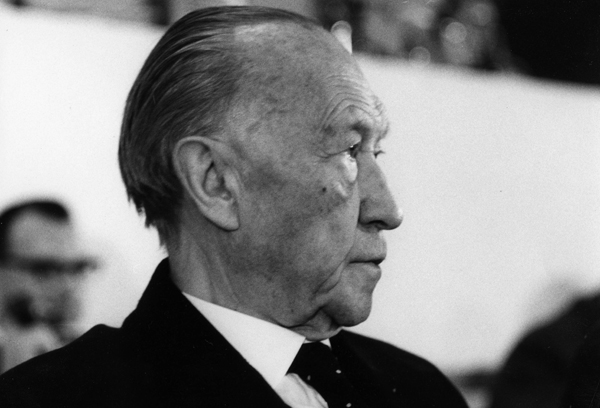 Konrad Adenauer, dirigente alem&aacute;n.
