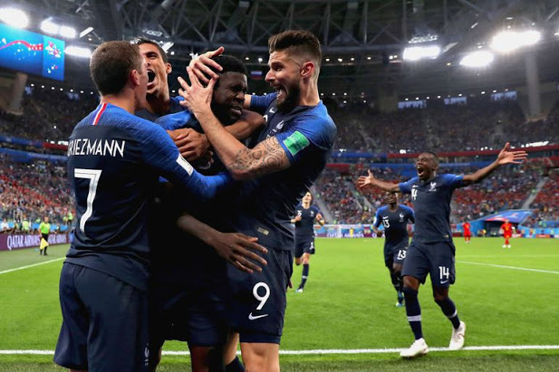Jugadores de la selección de Francia celebran su pase a la final del Mundial de Rusia 2018.