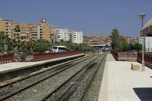 Barrio de San Gabriel de Alicante desde el apeadero de RENFE.