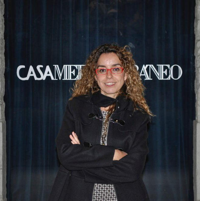 M&ograve;nica Bernab&eacute; momentos antes del encuentro en Casa Mediterr&aacute;neo. Foto: MAR&Iacute;A GILABERT