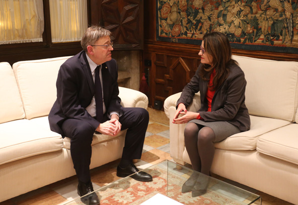 Momento previo a una reunión entre Ximo Puig y Mònica Oltra. Foto: gva.es