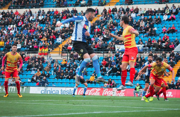 Momento del encuentro entre el Hércules CF y el Alcoyano en el Rico Pérez. Foto: Hércules CF