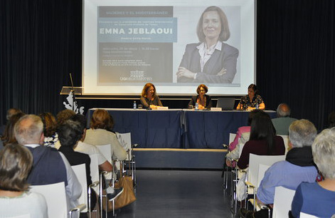 Momento de la conferencia de Emna Jeblaoui en Casa Mediterráneo. Foto: M. GILABERT