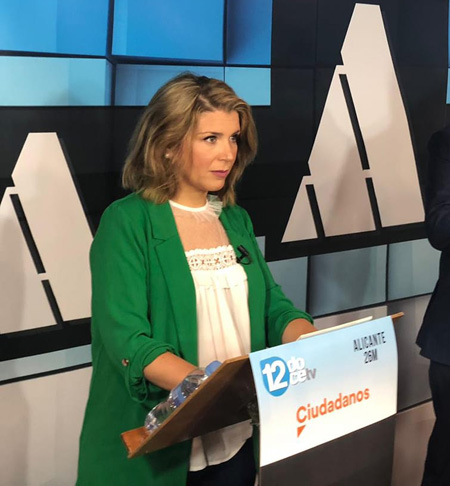 Mari Carmen Sánchez participando en un debate electoral en 12TV.